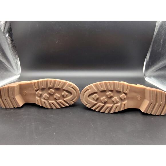 Women’s Tan Suede Chelsea Boots Size 10 Target Ankle Booties Lug Sole Casual - Picture 6 of 6